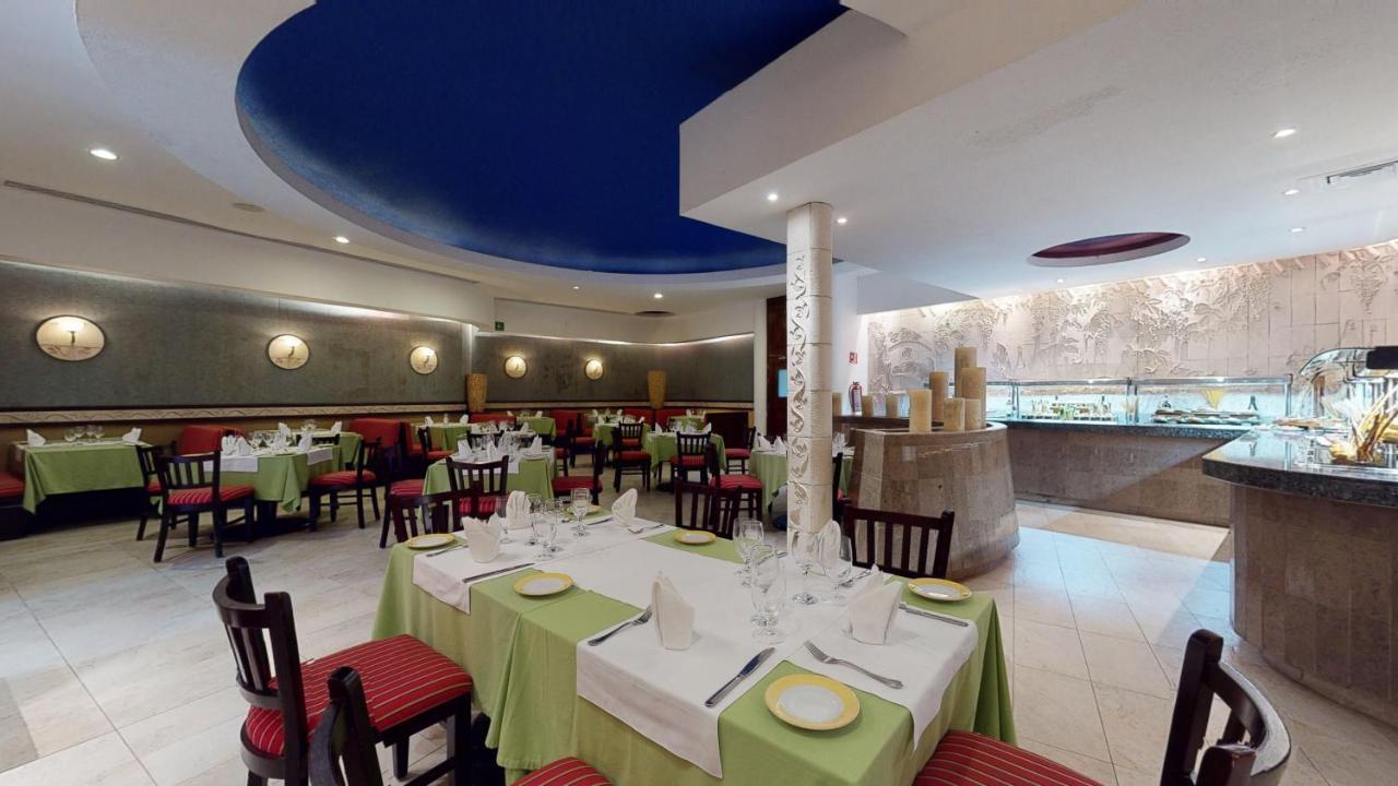 Grand Park Royal Cozumel Hotel Buitenkant foto Restaurant at the hotel