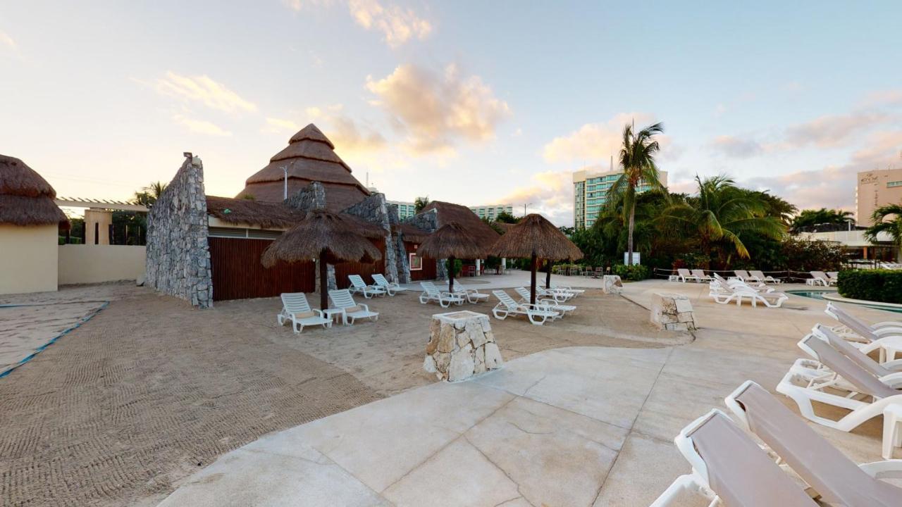 Grand Park Royal Cozumel Hotel Buitenkant foto Beach at the Grand Palladium Hotel